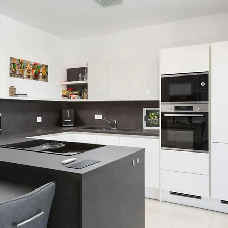 Schone In Mit Grosser Terrasse Und Meerblick Apartamento *