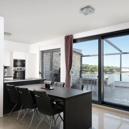 Apartamento Schone In Mit Grosser Terrasse Und Meerblick