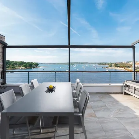 Appartement Schone In Mit Grosser Terrasse Und Meerblick Medulin